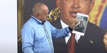 Diosdado Cabello aseguró que la madre de María Corina salió de Venezuela en vuelo a Colombia