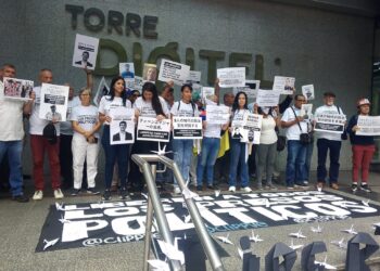 Familiares de presos políticos acuden a la Embajada de Japón en Caracas para pedir solidaridad diplomática