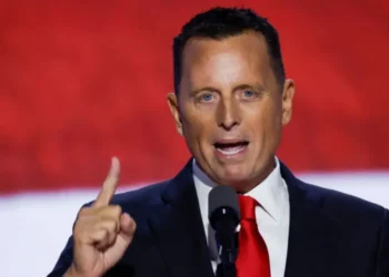 Grenell anuncia que Trump otorgará una extensión de la licencia a Chevron tras liberación de estadounidense