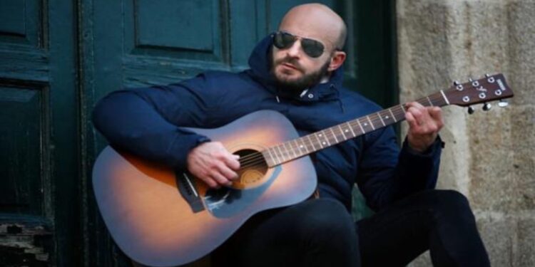 Hany Kauam rinde tributo a los grandes del merengue con “Botellas”