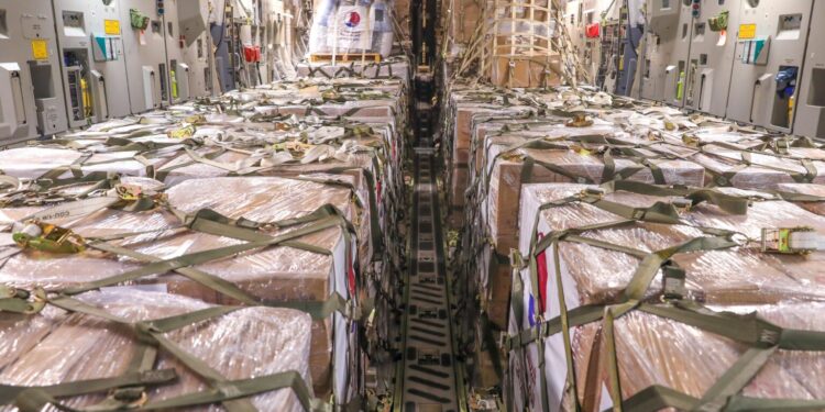 Más de 100 camiones con ayuda humanitaria ingresan a Gaza en medio de grave crisis