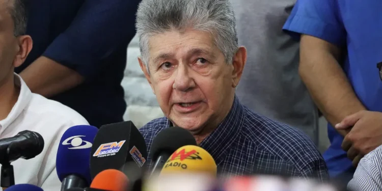 Ramos Allup aseguró que el régimen «donó diputados» y que los beneficiados «obedecen» y «aplauden»