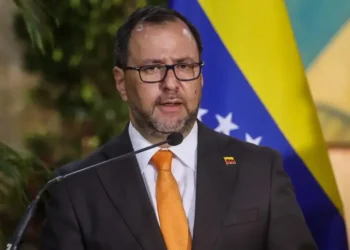 Gil arremete contra Canadá y lo califica de «acomplejado y obediente a Washington»