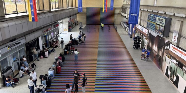 Ecuador también recomienda a sus ciudadanos no viajar a Venezuela por riesgo de detenciones