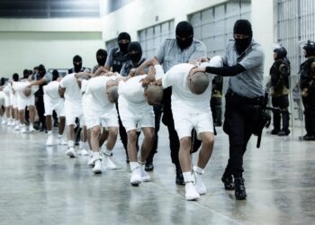 Alcalde de Lima propone enviar a criminales del Tren de Aragua al Cecot