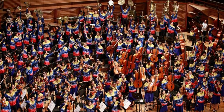 Más de 5,000 jóvenes en Venezuela participan en audiciones para integrar las orquestas nacionales