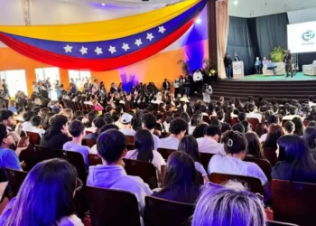 Tarek William Saab dictó conferencia a más de mil estudiantes en Mérida