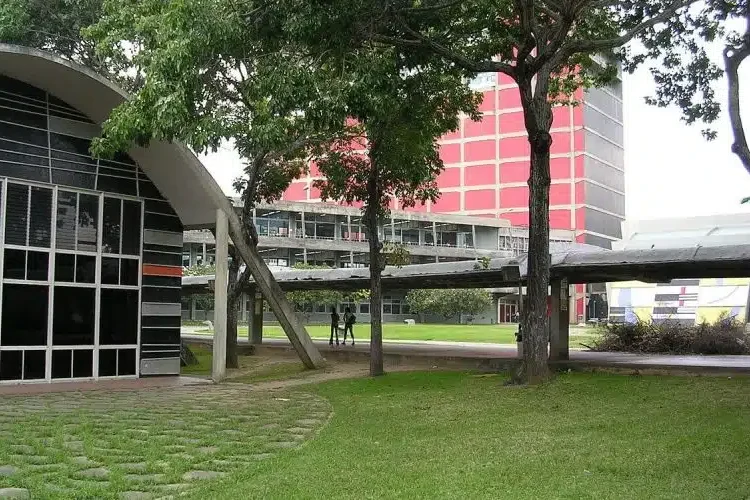 Venezuela instala comisión para evaluar aranceles universitarios