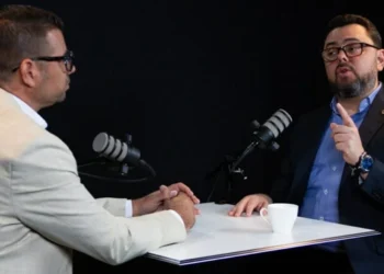 Ecarri acusa a Guaidó y María Corina Machado de «fracasar» en 25 años de oposición