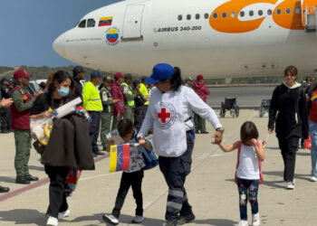 Llegan procedentes de México 315 connacionales en nuevo vuelo del Plan Vuelta a la Patria