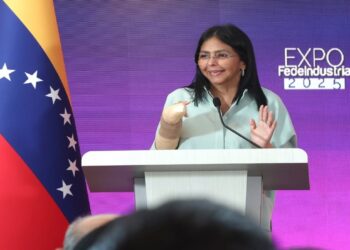 Delcy Rodríguez: Venezuela no reconoce jurisdicción extranjera que quitó licencias a petroleras que operan en el país