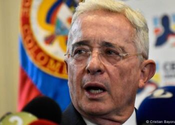 Procuraduría pide la absolución de Álvaro Uribe en juicio por presunto soborno y fraude procesal