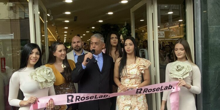 Roselab sigue creciendo en Venezuela con su sexta tienda en Sabana Grande