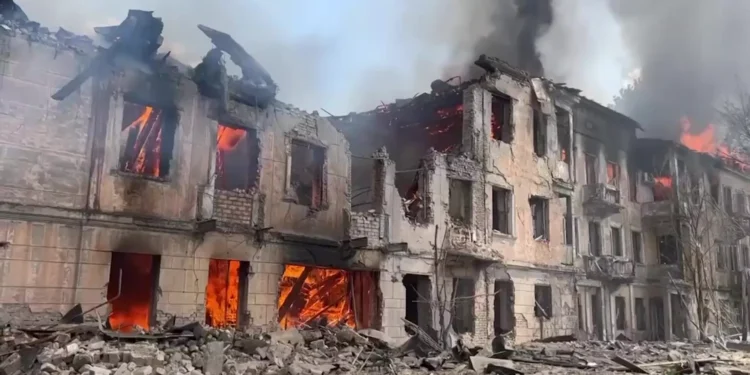 Rusia lanza masivo ataque con drones y misiles contra Kyiv y otras regiones de Ucrania