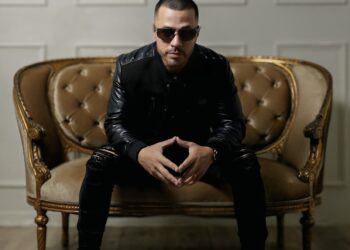 Xuxo vuelve a sus raíces musicales con “Casi te envidio”