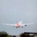 Un avión con destino a Londres se estrelló en la India con 244 personas a bordo