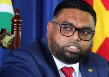 Guyana refuerza medidas para bloquear tráfico de oro que financia a Maduro