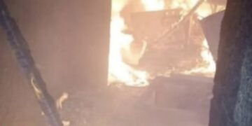 Dos personas lesionadas al incendiarse una vivienda en Capuchinos