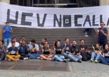 Estudiantes de la UCV protestan ante la OPSU contra suspensión de las pruebas de admisión