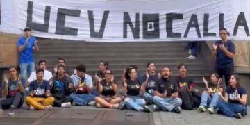 Estudiantes de la UCV protestan ante la OPSU contra suspensión de las pruebas de admisión