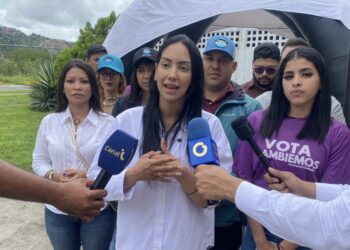 Carlyana Arriechi: “La alcaldía no se ocupa de atender las necesidades de nuestros vecinos”