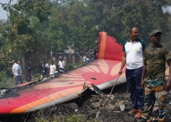Recuperan la caja negra del avión siniestrado en India