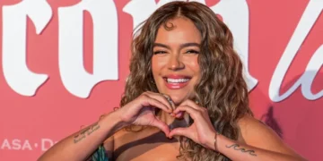 Karol G sorprende a sus fans con el anuncio de su nuevo álbum ‘Tropicoqueta’