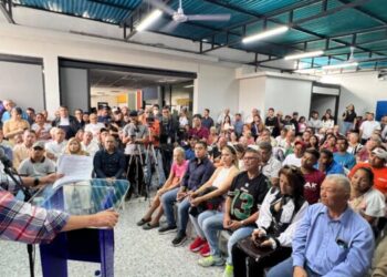 Henri Falcón inscribió su candidatura a la alcaldía de Iribarren, en el estado Lara