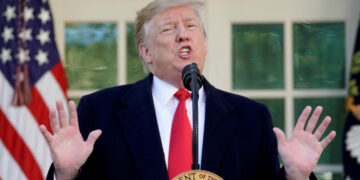 Trump busca deportar un millón de inmigrantes por año como mínimo