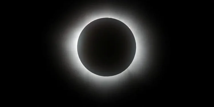 NASA revela la fecha del eclipse “más largo” de la historia