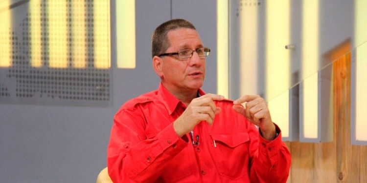 Diputado Jesús Faría afirma que producción petrolera se mantuvo estable pese a salida de Chevron