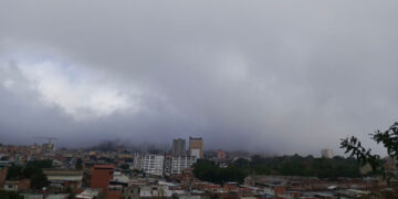 Pronostican cielos nublados y lluvias en varias regiones del país este viernes