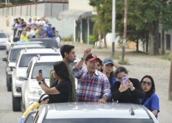 Henri Falcón arrancó su campaña electoral: “El 27 de julio comenzará la reconstrucción de Barquisimeto”