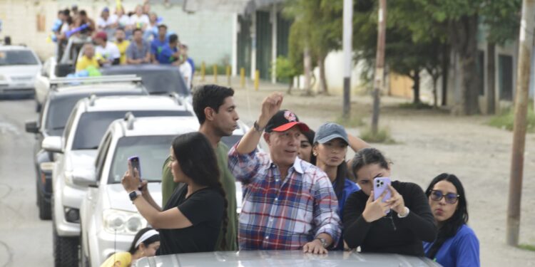 Henri Falcón arrancó su campaña electoral: “El 27 de julio comenzará la reconstrucción de Barquisimeto”