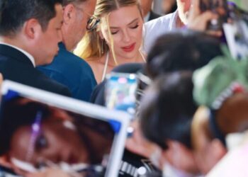 Jurassic World arrasa en taquilla en su fin de semana de estreno