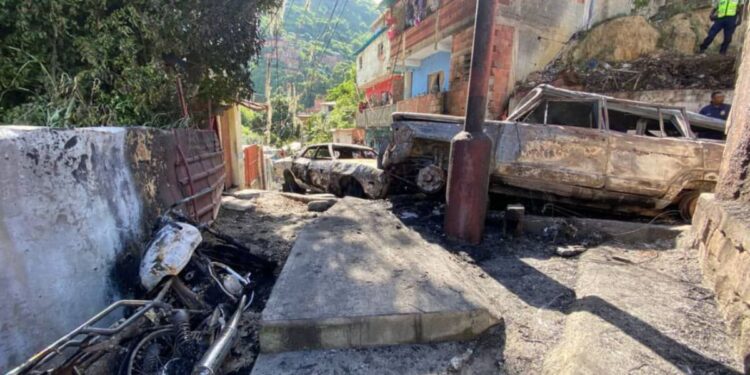 Muere un hombre en Caracas tras sufrir un infarto y chocar en un vehículo contra una pared