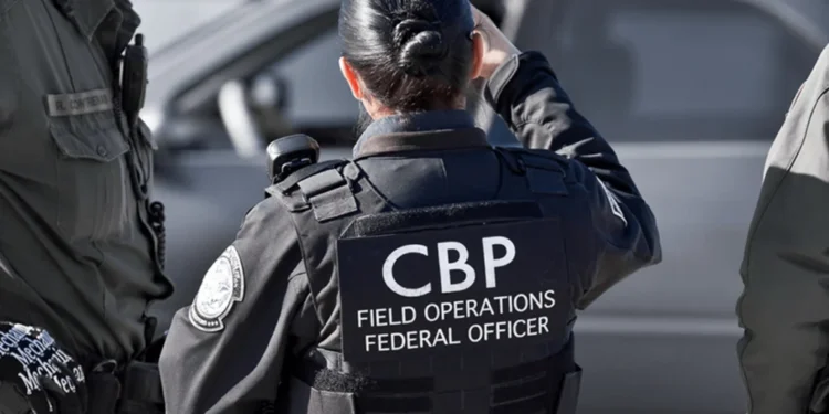 Patrulla Fronteriza de EE. UU. detiene a venezolano buscado por Interpol por homicidio