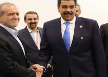 Presidente de Irán dice que las sanciones hacen más necesario acelerar acuerdos con Venezuela
