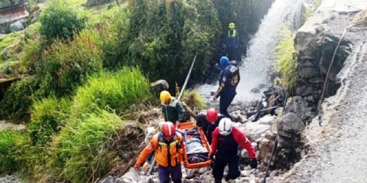 Hombre y su hijo mueren tras ser arrastrados por un río en Mérida