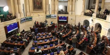 Senado de EEUU aprueba el polémico plan fiscal de Donald Trump