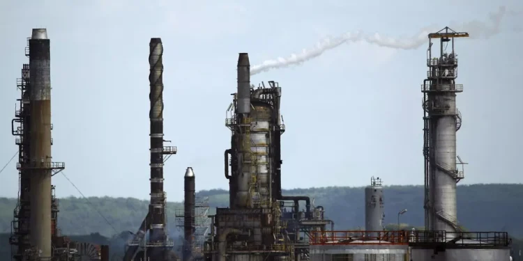 ExxonMobil abandona 20% de bloque petrolero en aguas reclamadas por Venezuela