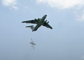 La ONU lanza alimentos desde el aire en Sudán del Sur para evitar una catástrofe por hambruna