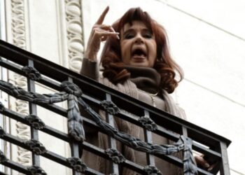 Fiscalía argentina pide cambiar el lugar de la prisión domiciliaria de Cristina Kirchner