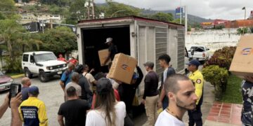 Buen Vecino de Empire Keeway llevó donación a afectados por lluvias en Mérida