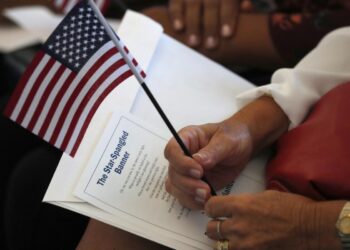 Juez bloquea orden de Trump que busca acabar con ciudadanía por nacimiento tras dictamen de la Corte Suprema