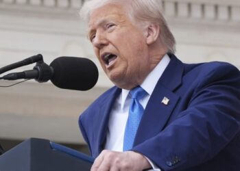 Trump anuncia aranceles de 30 % para México y la UE