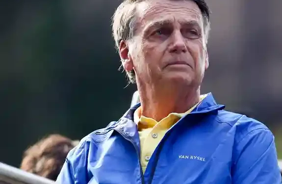 Bolsonaro rechaza la petición de condena de la Fiscalía y niega planear huir de Brasil