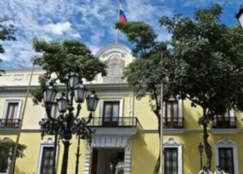 Venezuela celebra liberación de los 252 connacionales detenidos en el CECOT: confirman canje de estadounidenses y medidas cautelares a opositores