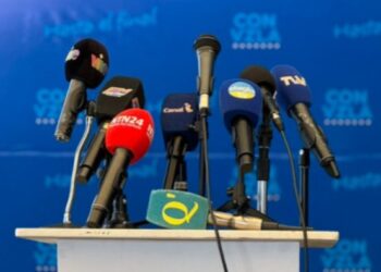 Régimen ha anulado más de 40 pasaportes a defensores DDHH y periodistas venezolanos