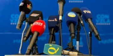 Régimen ha anulado más de 40 pasaportes a defensores DDHH y periodistas venezolanos